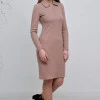 Платье прямого силуэта из мустанга ангора рубчик Klassik пудрового цвета